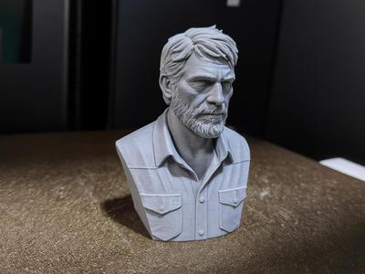 Joel (Last of Us) Statue