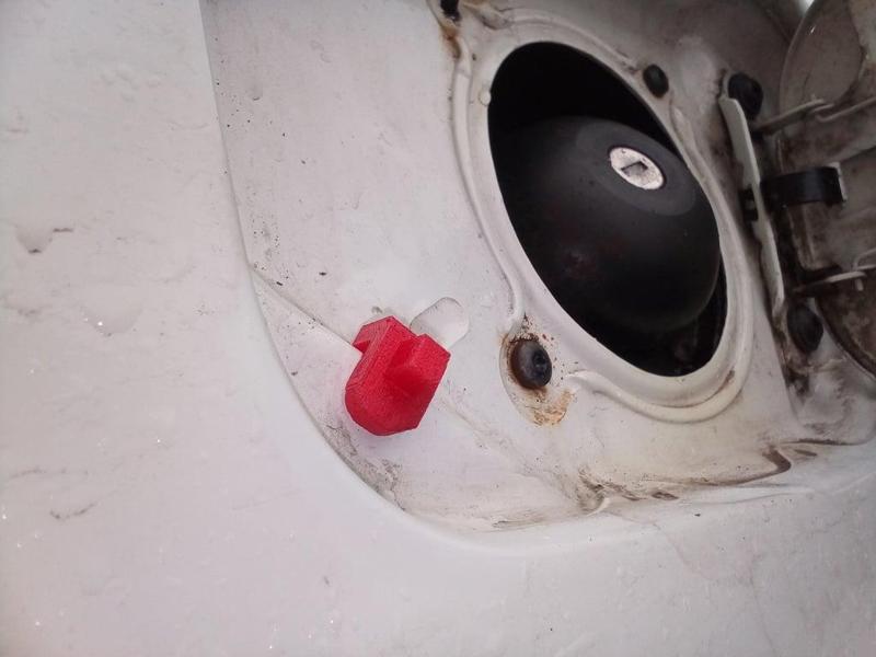 Dacia Sandero fuel tank hatch bumper