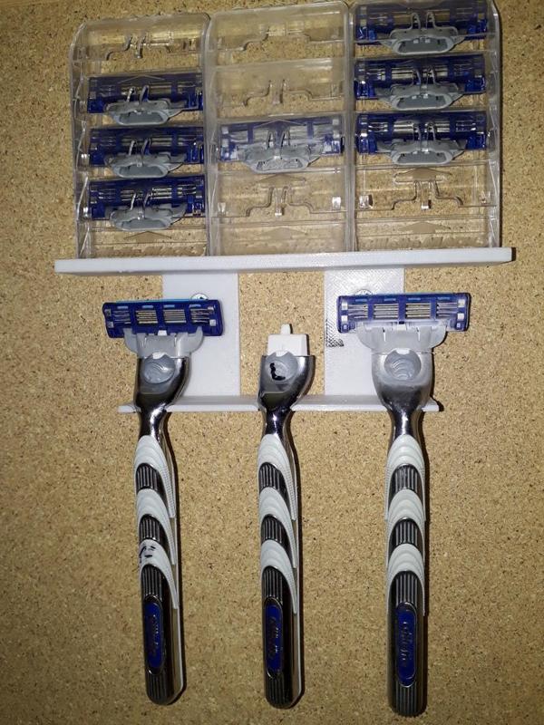 razor wall hanger with blade storage