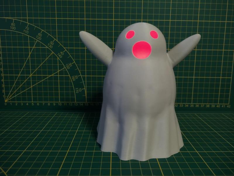 Hollow Spooky Ghost w Glowing Eyes (150 mm)