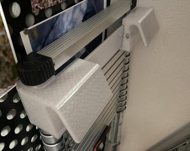 Safety hook & gutter guard- 3.9m telescopic ladder