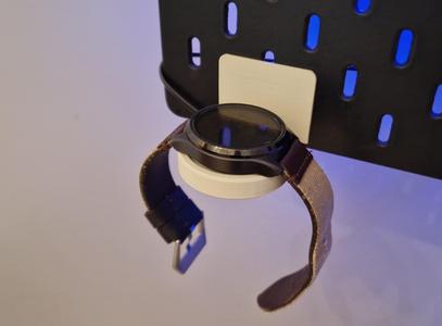 Tickwatch 5pro charger/stand (an 'Ikea Skadis Charger wall' module)