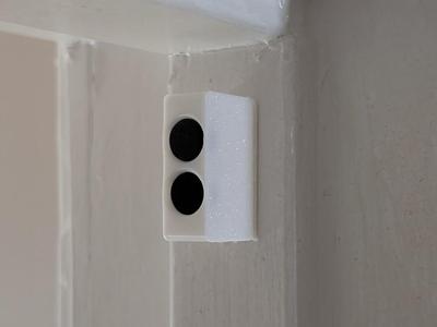 Philips_Hue_Contact_Sensor_Magnet_Holder.