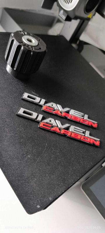 DIAVEL CARBON EMBLEM