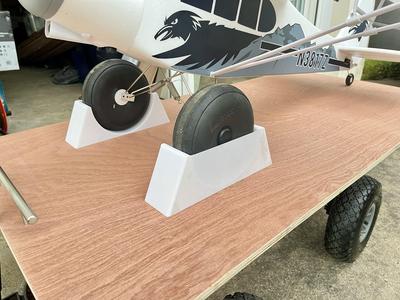 Piper PA 18 FMS wheel chock
