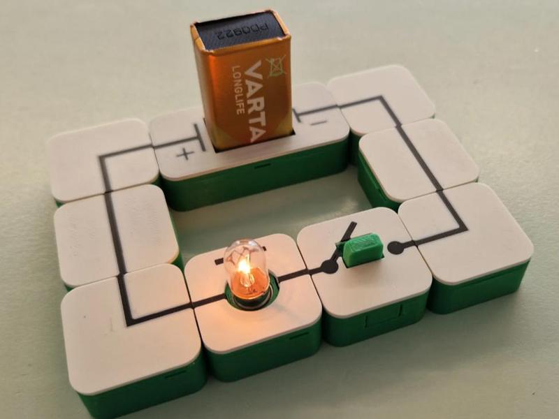 Snaptronics - Magnet Electric Circuit Construction