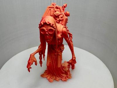 Coffin Bearer of Thorns and Chains