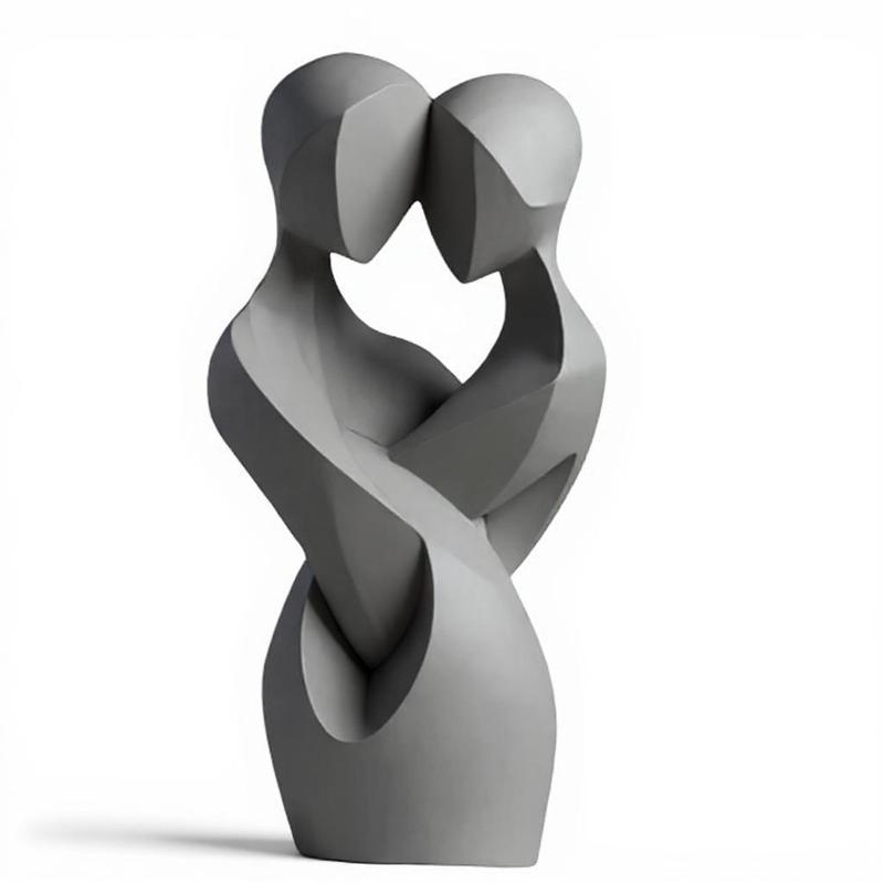 The embrace of eternal love - Sculpture of a couple in love