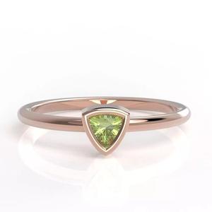 Trillion bezel ring