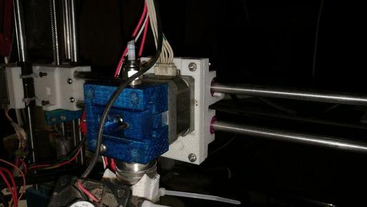 Base for direct extruder mounting - Funbot