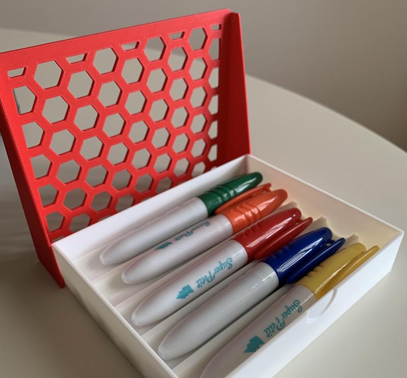 Hinged box for crayons or pencils (with online configurator)