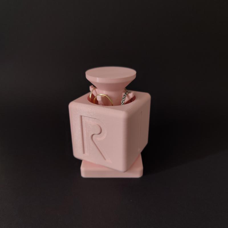 Ring Holder Twisting Cube