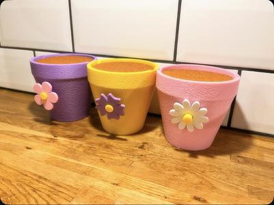 Flower pot compact bin / desk tidy / desktop bin