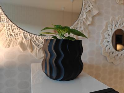 Swirly Design Pot