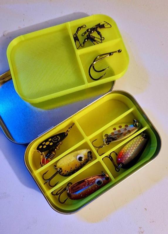 Two-compartment Altoids tackle/lure box