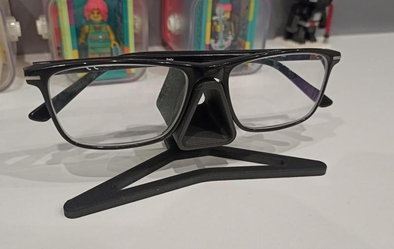 Glasses holder