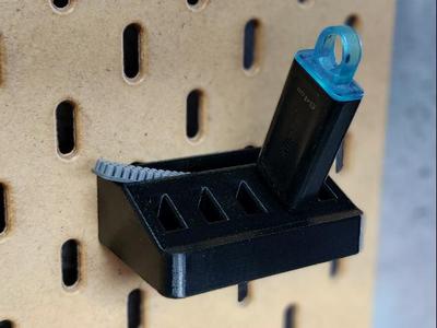 SKADIS USB HOLDER