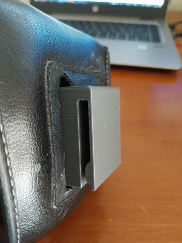 Scalable belt pouch to belt clip adapter for tracksuit or pants