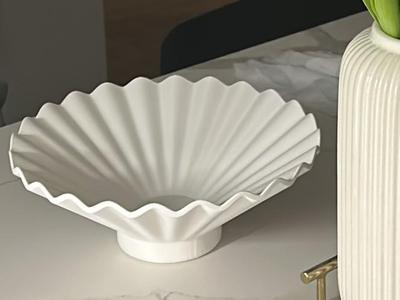 Shell-shaped bowl