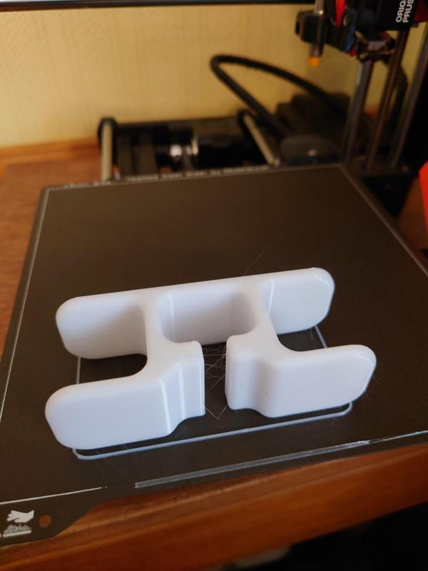Stick on cable tidy