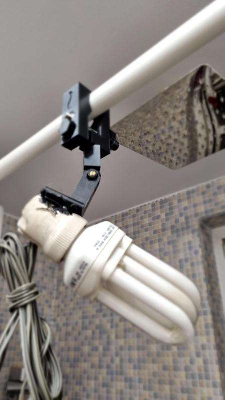 Quick clamp for round and square tubes but also flat surfaces, no supports