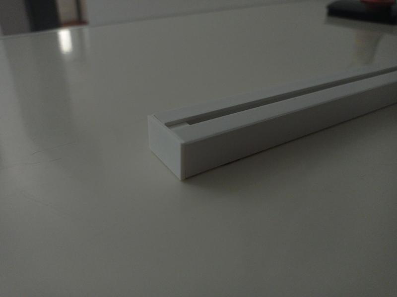 Koncovka kolejničky garnýže