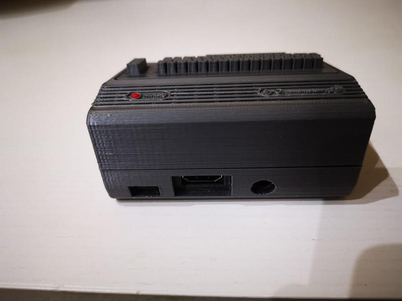 raspberry pi case commodore 64 