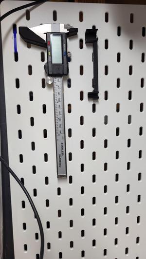 Skadis mount for digital caliper