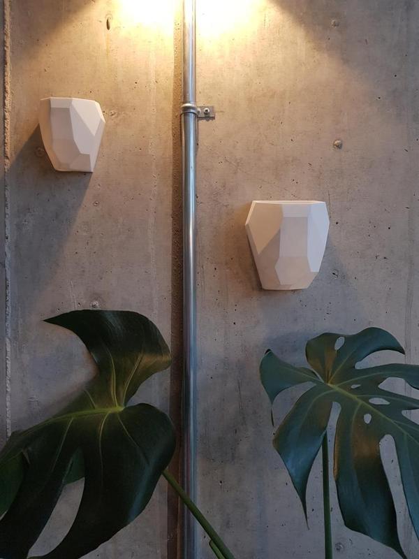 Faceted wall pot