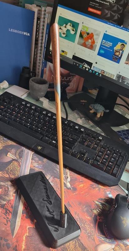 Newt Scamander wand stand