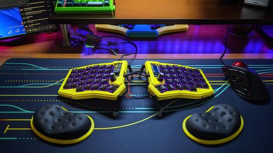 LP Sofle RGB Gasket Mount Case.