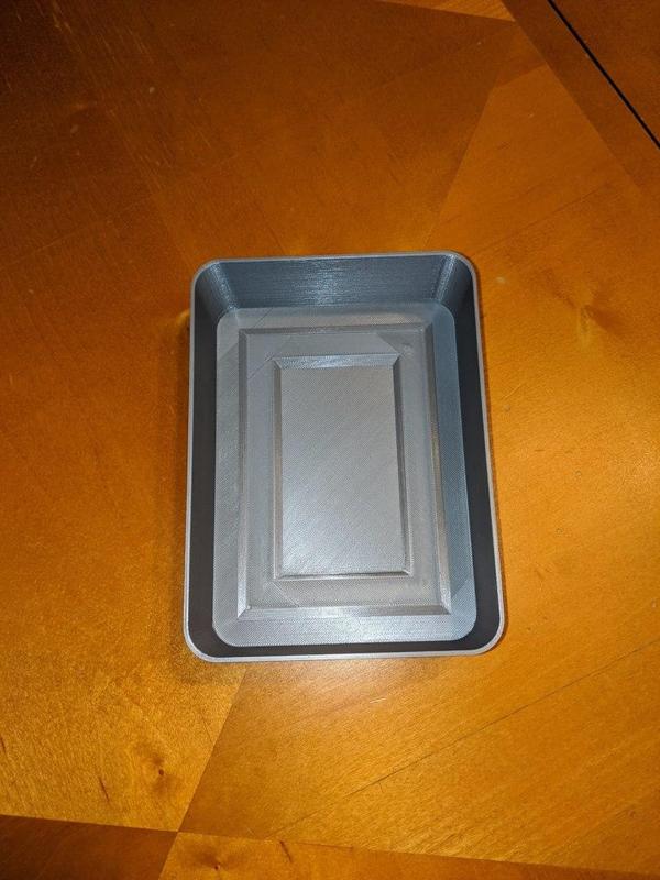 Tile tray for games like Azul or Scrabble