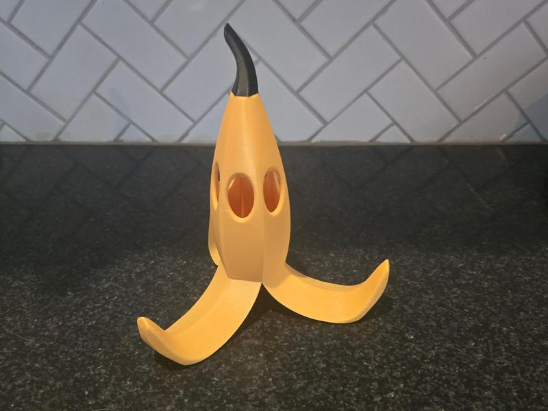 Banana pencil holder for desk