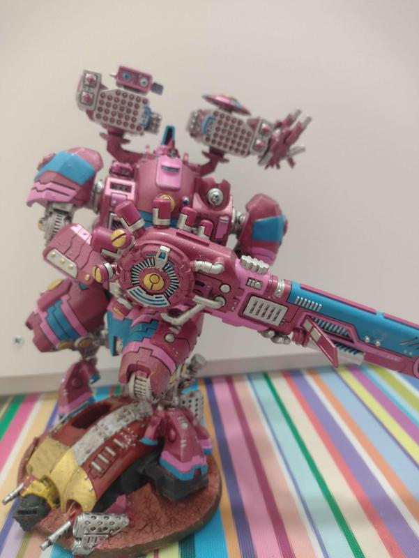 2pi Space communist surge lord of war arm modification kitbash kit