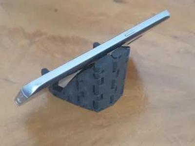 Flexible phone stand