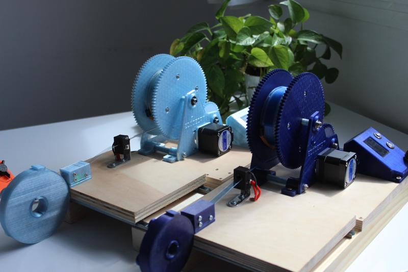 Machine to convert PET plastic bottles into filament for 3D printers