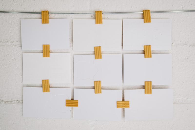 Card Curtain Clips (Vase Mode)
