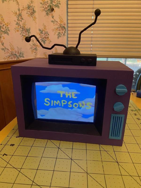 Simpsons TV / RaspberryPi case Remix 7in screen plus backlight fan and USB