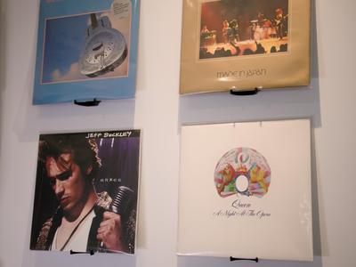 Vinyl Wall Support – wall mount for vinyl records