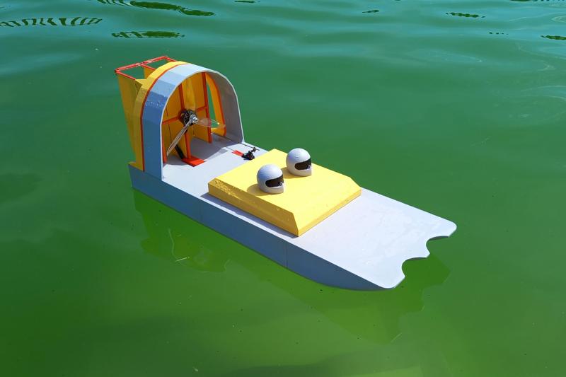 RC airboat