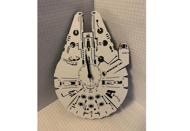 Millenium Falcon Clock