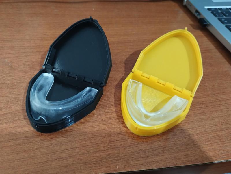 Mouth guard box