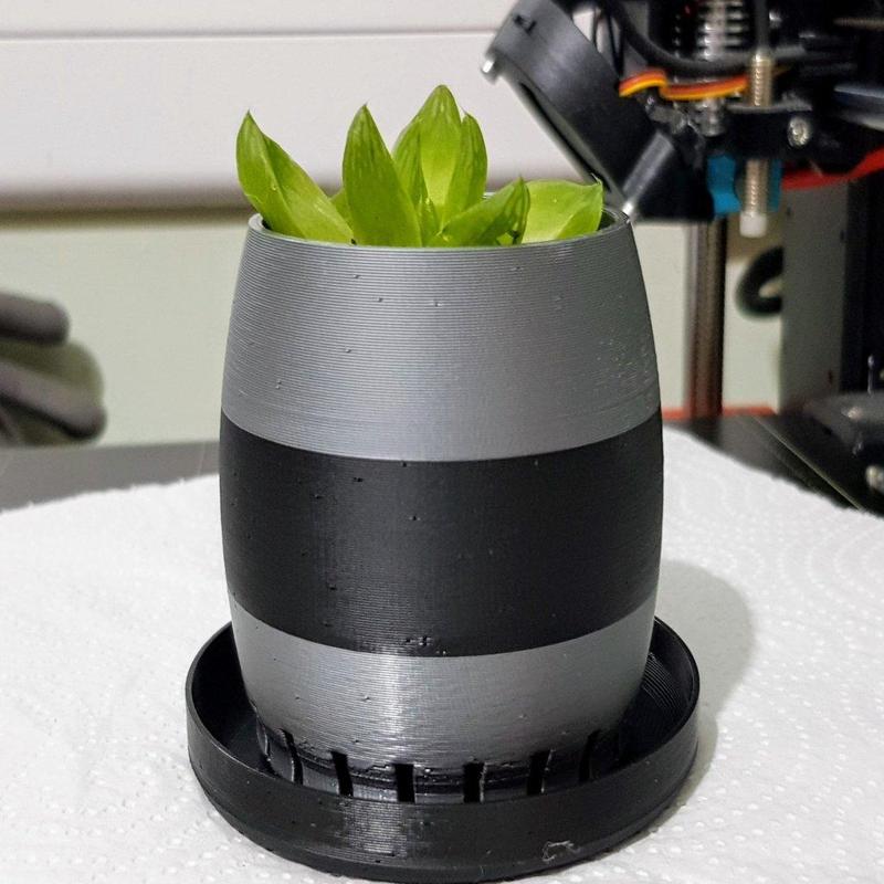 Small planter for succulents