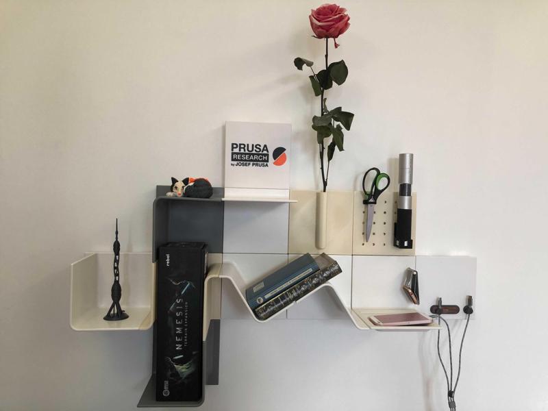ENDLESS customizable, interchangeable shelf
