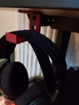 Arctic C7 undertable headset holder