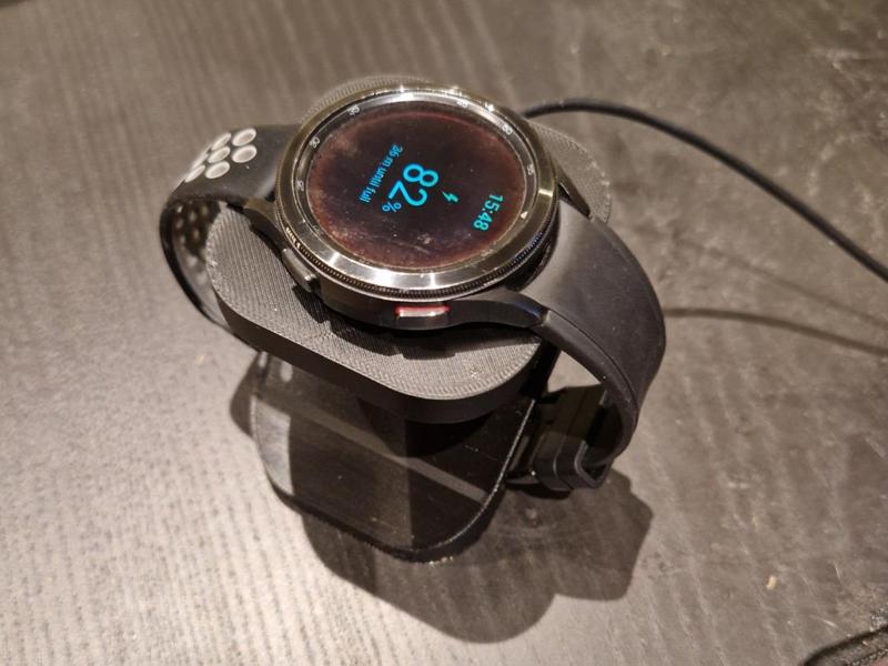 Simple Galaxy Watch stand