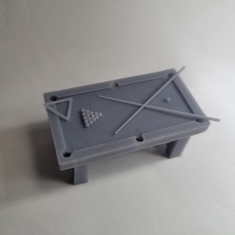 Miniature pool table