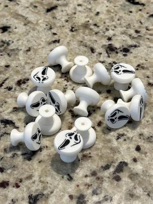 Cabinet Knob - Ghostface.stl