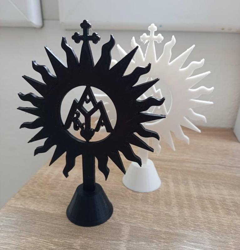 Marian rose with stand