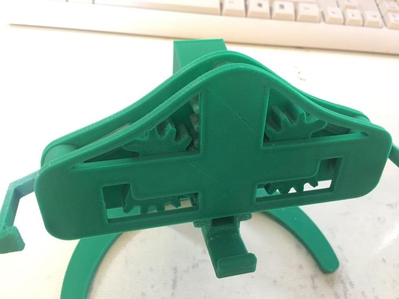 Gear Grab/Release Phone Stand